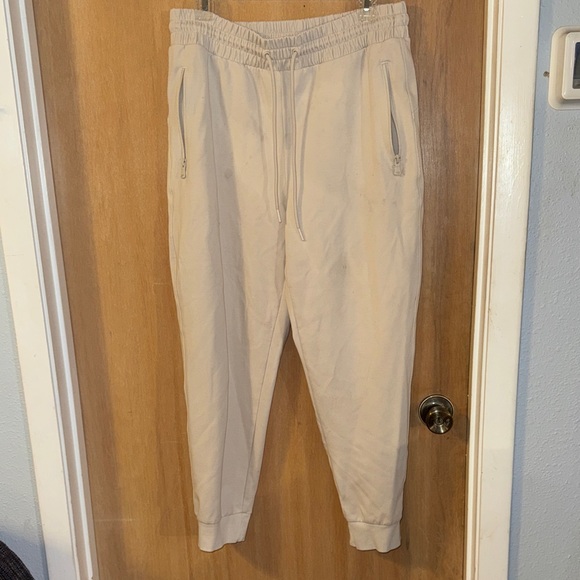 Old Navy Pants - Old Navy Active Dynamic Flleece High Rise Bone Joggers